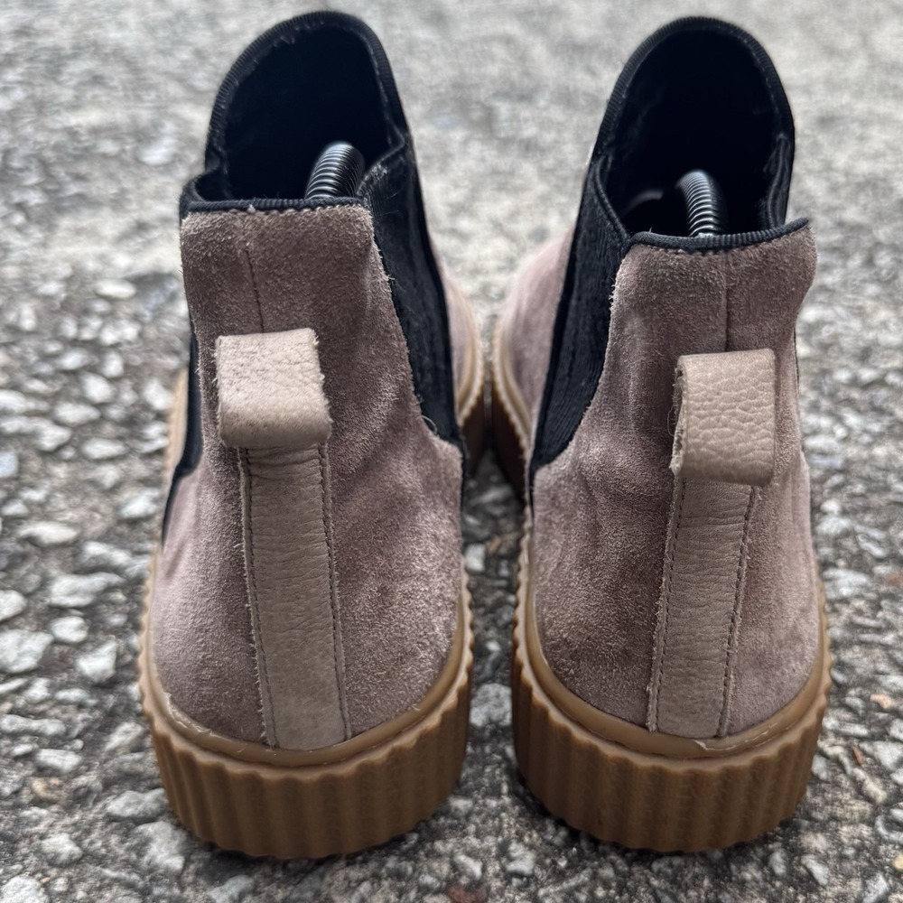 J Slides Chelsea Sneaker Bootie Women's 8.5 Taupe Suede With Platform Gum Sole - Picture 4 of 9
